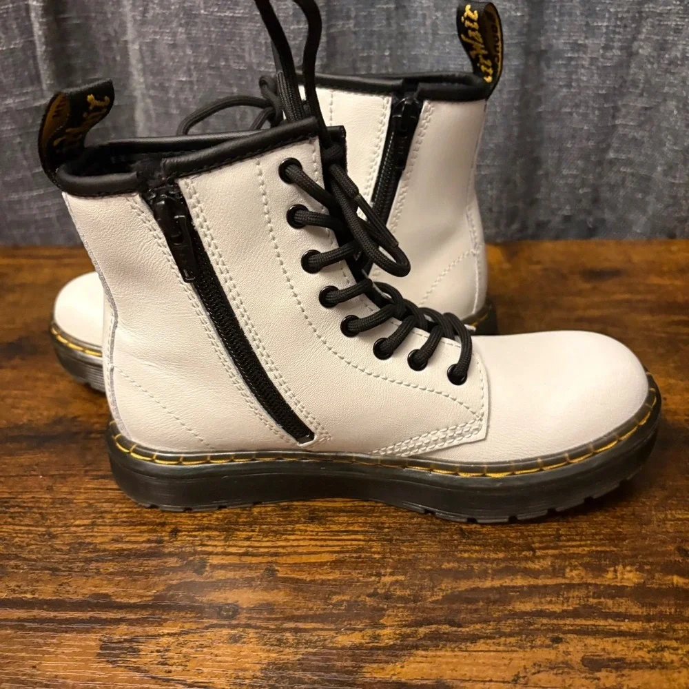 Dr Martens Zavala Junior White Leather Lace Up Zip Combat Boots (Kids Size 1)‎